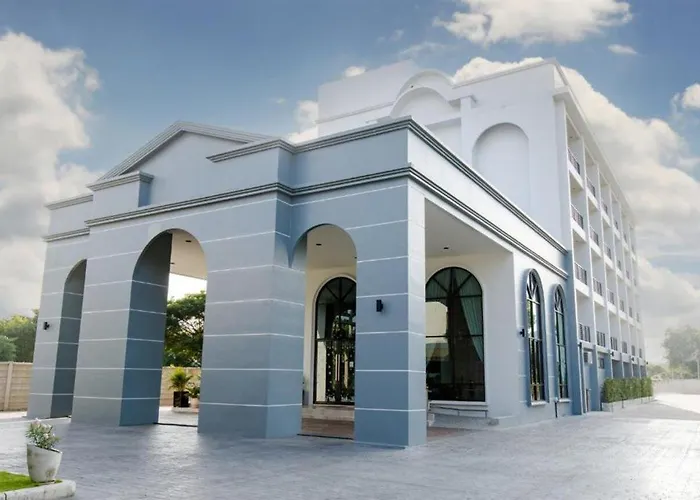 Le Lert Hotel Ratchaburi